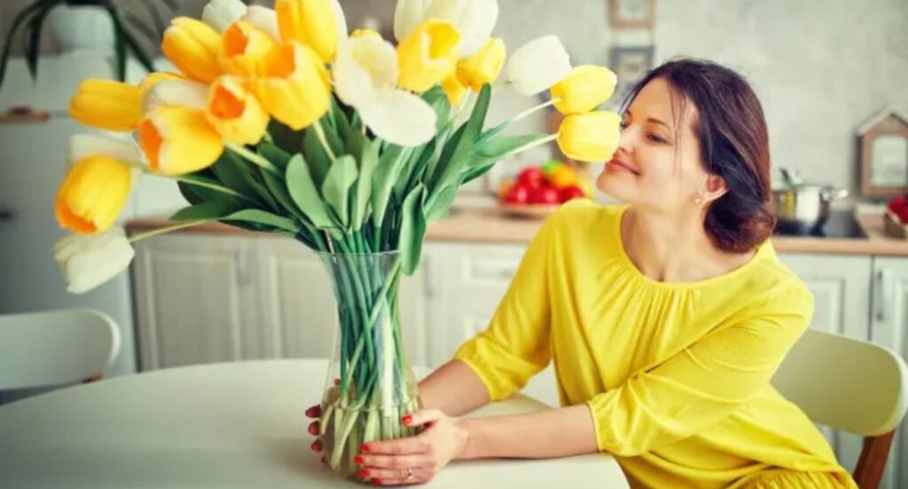 Missing Your Loved Ones Say Hello With Flowers
